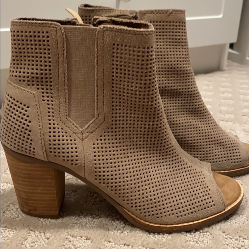 Toms open toed booties